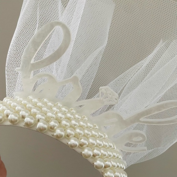 New Bride To Be Tiara Headband Bachelorette Bridal Party - Picture 2 of 7